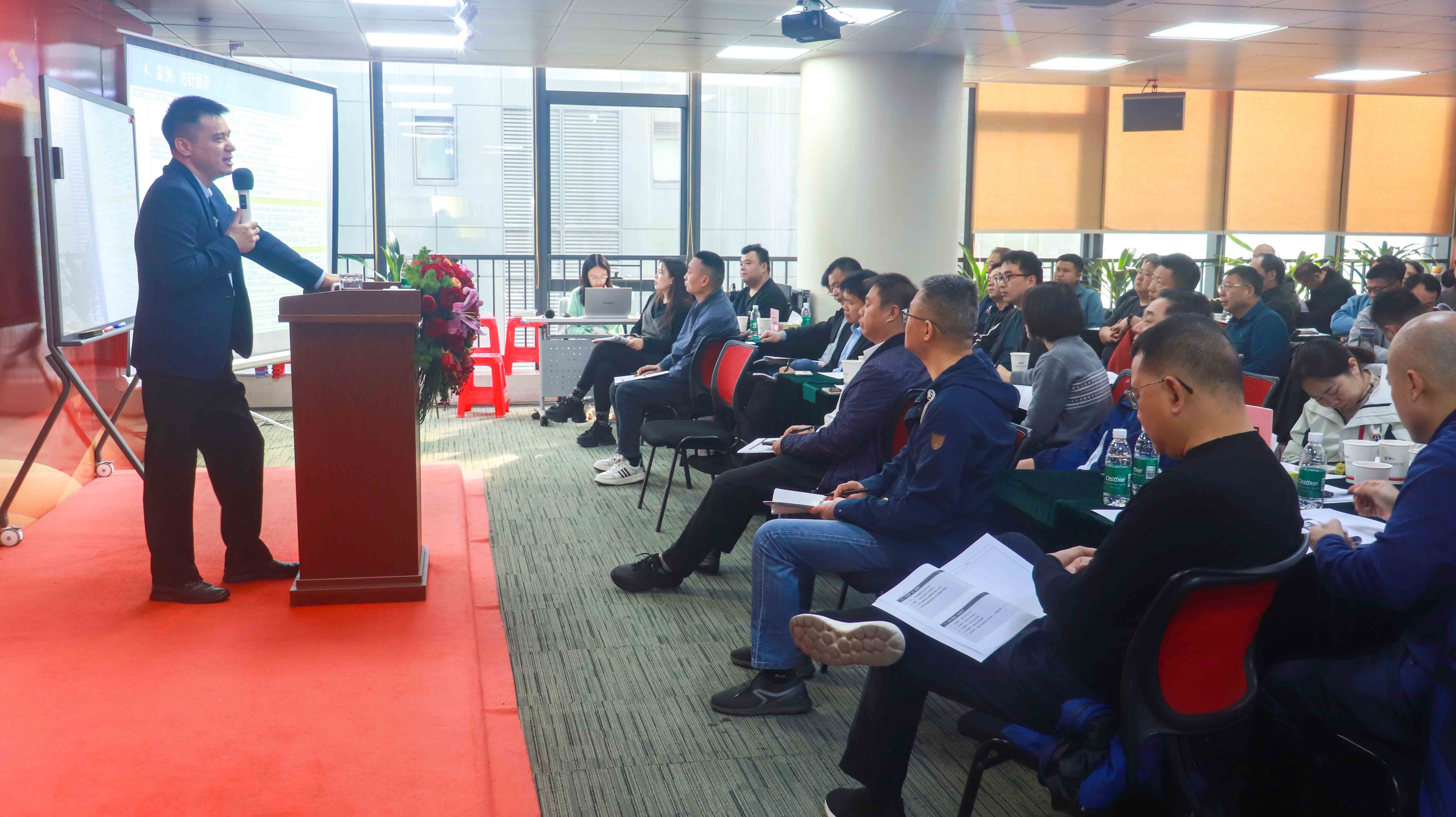 课堂环境3.JPG 课堂环境3.JPG