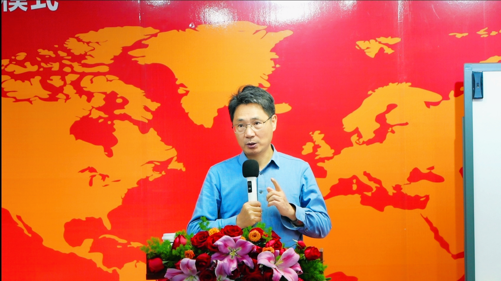 嘉宾受邀发表感言.png 嘉宾受邀发表感言.png