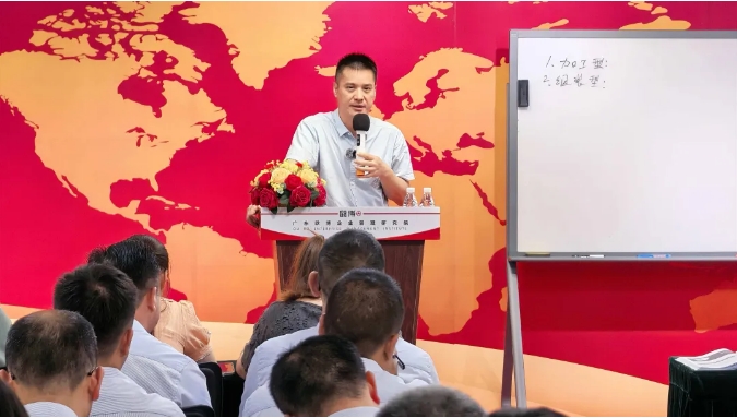 赵贵中老师.png 赵贵中老师.png